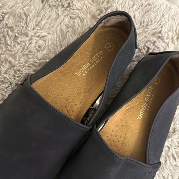 Black, amazing flats - Picture 2 of 4